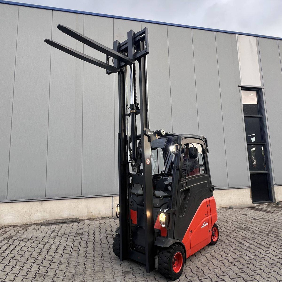 Linde E20PH (386) - Electric forklift: picture 3 Linde E20PH (386) - Electric forklift: picture 3