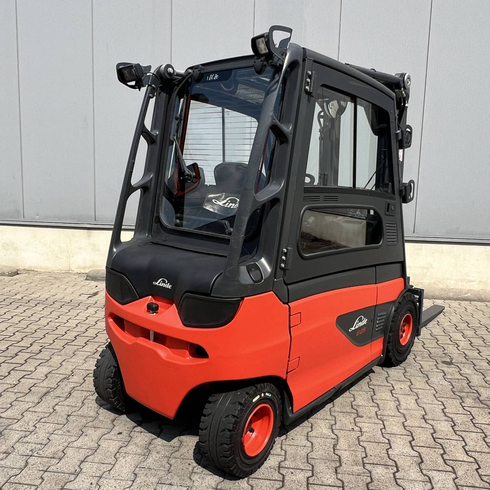 Linde E25L (387) - Electric forklift: picture 3 Linde E25L (387) - Electric forklift: picture 3