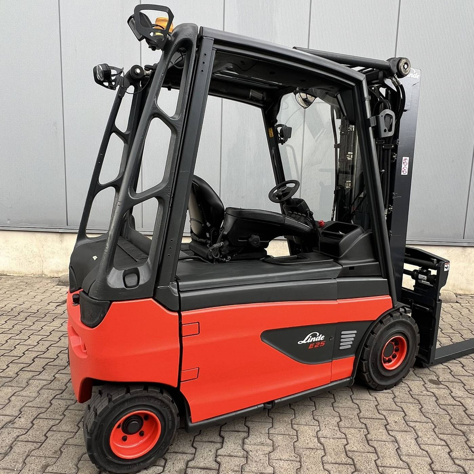 Linde E25L (387) - Electric forklift: picture 2 Linde E25L (387) - Electric forklift: picture 2