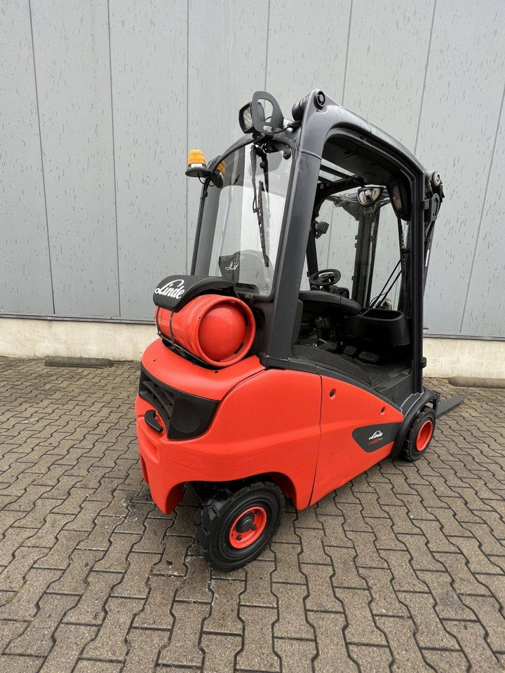 Linde H20T (391) - LPG forklift: picture 2 Linde H20T (391) - LPG forklift: picture 2
