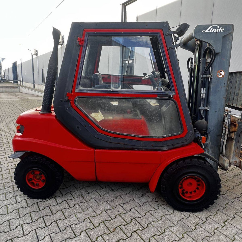 Linde H30D (351-03) - Diesel forklift: picture 4 Linde H30D (351-03) - Diesel forklift: picture 4