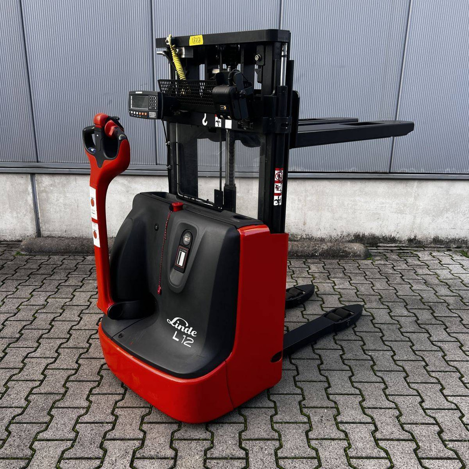 Linde L12 (1172) - Stacker: picture 1 Linde L12 (1172) - Stacker: picture 1