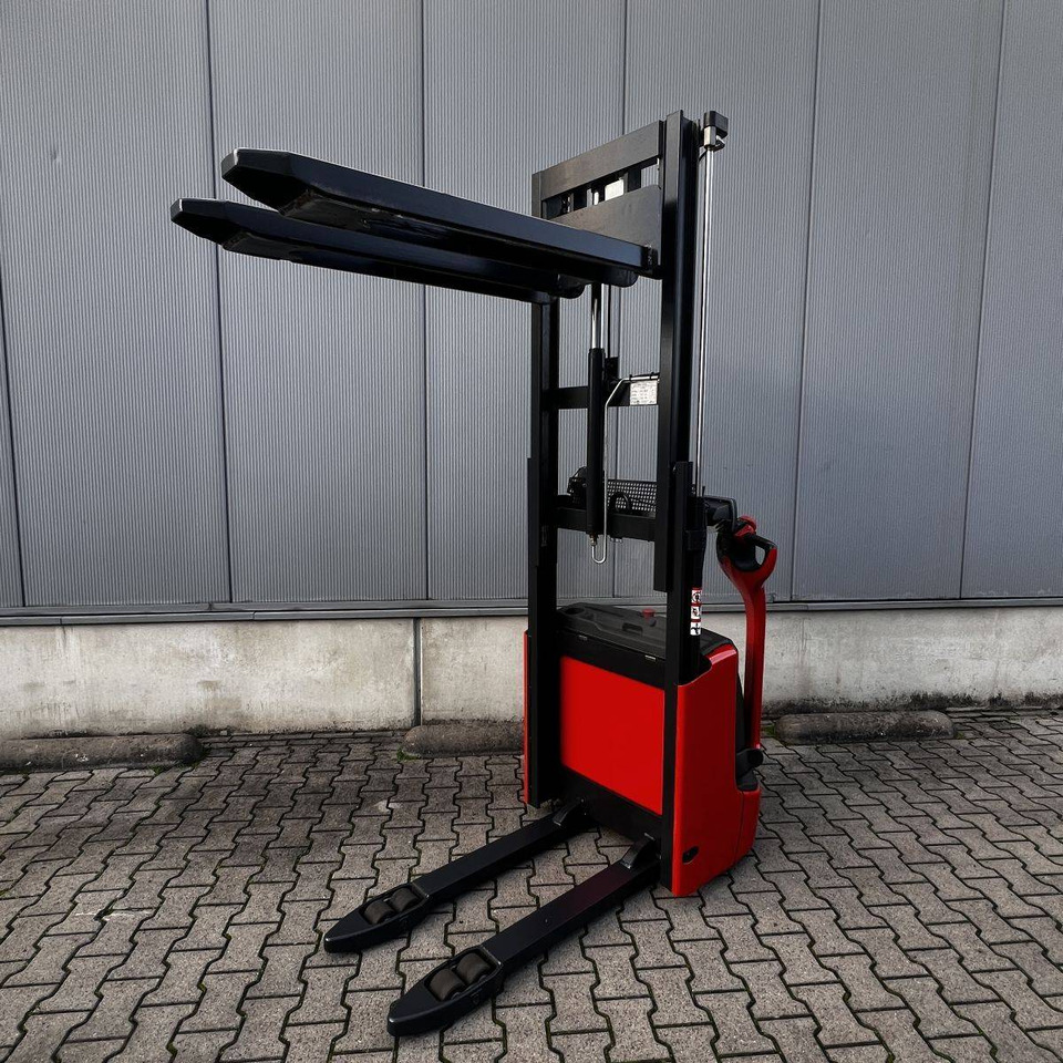 Linde L12 (1172) - Stacker: picture 3 Linde L12 (1172) - Stacker: picture 3