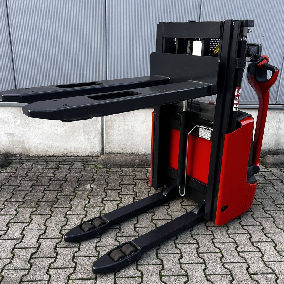 Linde L12 (1172) - Stacker: picture 5 Linde L12 (1172) - Stacker: picture 5