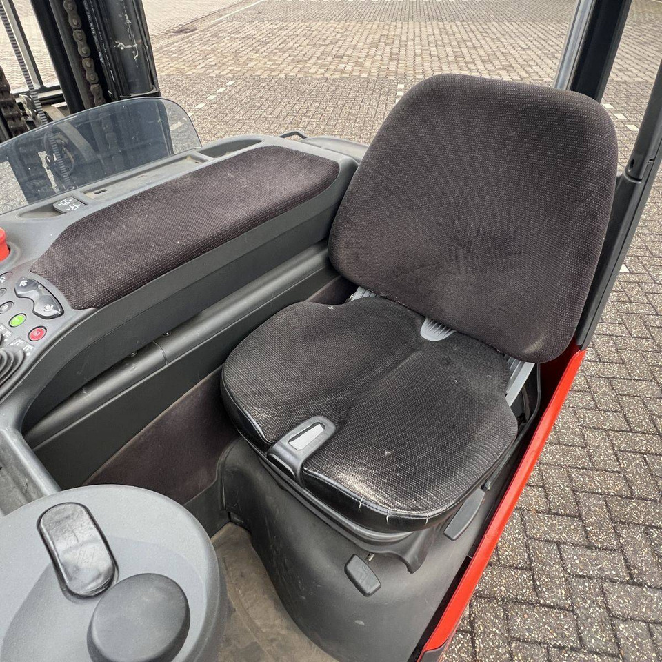 Linde R14HD (1120) - Reach truck: picture 4 Linde R14HD (1120) - Reach truck: picture 4