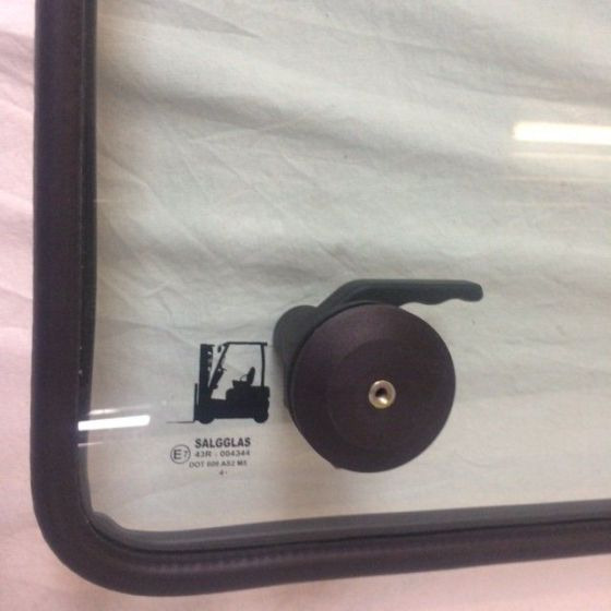 Rear windows for Caterpillar / Mitsubishi - Window and parts for Material handling equipment: picture 4 Rear windows for Caterpillar / Mitsubishi - Window and parts for Material handling equipment: picture 4