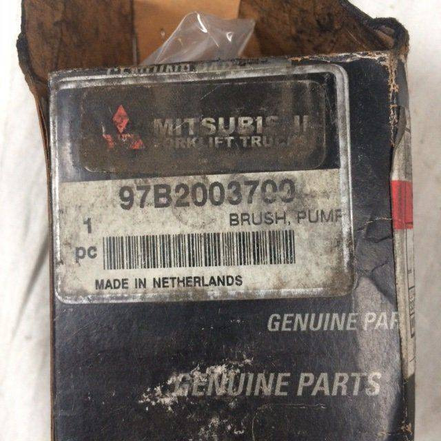 Brush,pump motor kit for Caterpillar - Spare parts for Material handling equipment: picture 4 Brush,pump motor kit for Caterpillar - Spare parts for Material handling equipment: picture 4