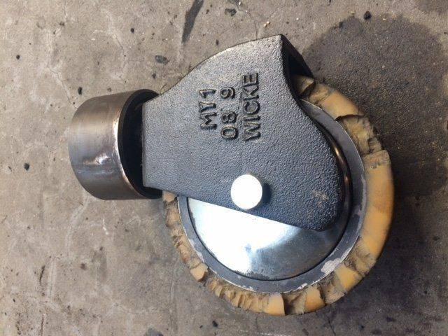 Support wheel for Linde L14-16, Series 372 - Steering for Material handling equipment: picture 2 Support wheel for Linde L14-16, Series 372 - Steering for Material handling equipment: picture 2