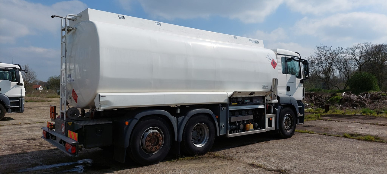MAN TGS (lot of 4) - Tank truck: picture 5 MAN TGS (lot of 4) - Tank truck: picture 5