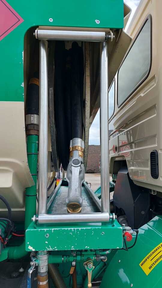 MERCEDES AXOR - Tank truck: picture 5 MERCEDES AXOR - Tank truck: picture 5