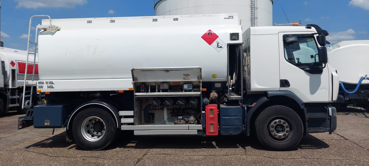 RENAULT - Tank truck: picture 5 RENAULT - Tank truck: picture 5