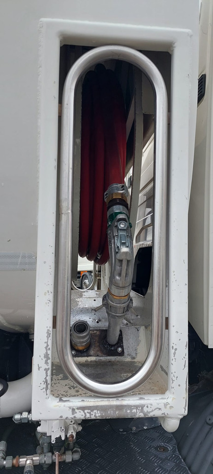 SCANIA G380 - Tank truck: picture 2 SCANIA G380 - Tank truck: picture 2