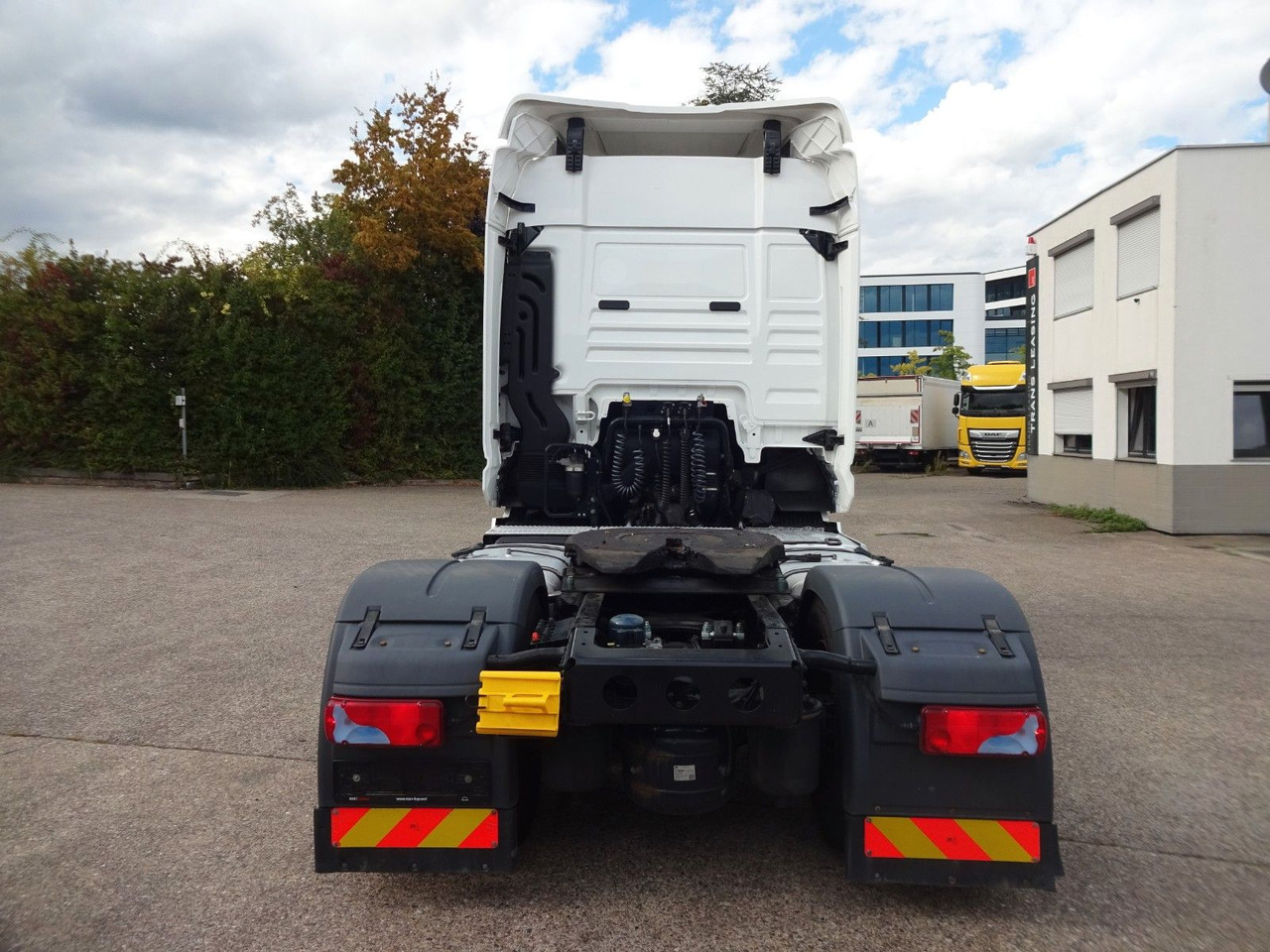 Leasing of MAN TGX 18.470, XLX, LL SA, Retarder, ACC, 2 x Tank MAN TGX 18.470, XLX, LL SA, Retarder, ACC, 2 x Tank: picture 8 Leasing of MAN TGX 18.470, XLX, LL SA, Retarder, ACC, 2 x Tank MAN TGX 18.470, XLX, LL SA, Retarder, ACC, 2 x Tank: picture 8