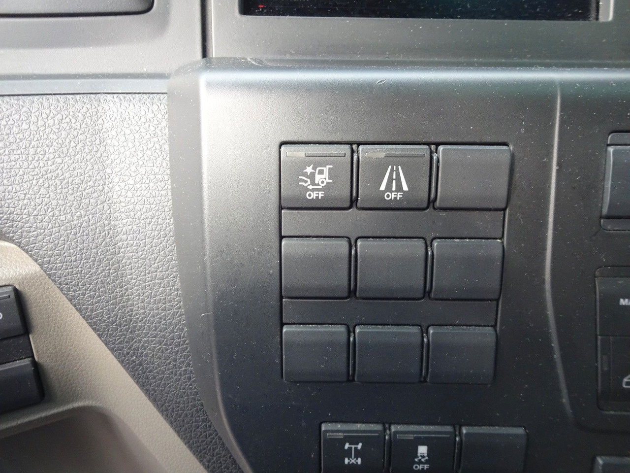 Leasing of MAN TGX 18.470, XLX, LL SA, Retarder, ACC, 2 x Tank MAN TGX 18.470, XLX, LL SA, Retarder, ACC, 2 x Tank: picture 22 Leasing of MAN TGX 18.470, XLX, LL SA, Retarder, ACC, 2 x Tank MAN TGX 18.470, XLX, LL SA, Retarder, ACC, 2 x Tank: picture 22