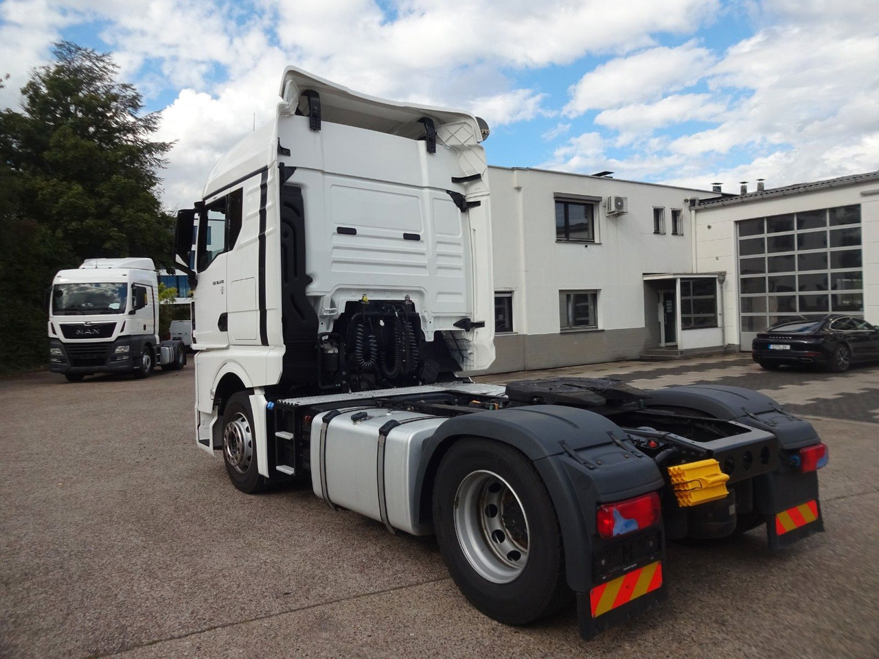 Leasing of MAN TGX 18.470, XLX, LL SA, Retarder, ACC, 2 x Tank MAN TGX 18.470, XLX, LL SA, Retarder, ACC, 2 x Tank: picture 7 Leasing of MAN TGX 18.470, XLX, LL SA, Retarder, ACC, 2 x Tank MAN TGX 18.470, XLX, LL SA, Retarder, ACC, 2 x Tank: picture 7