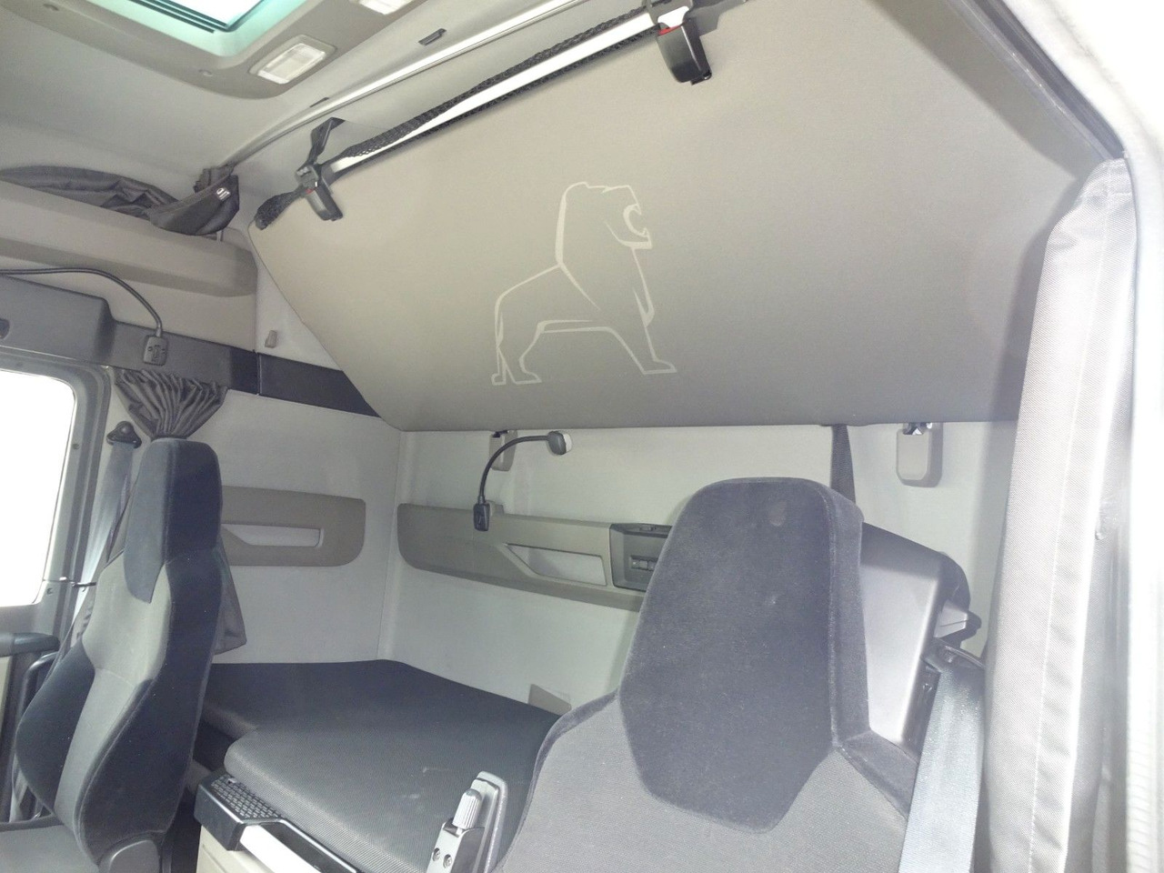 Leasing of MAN TGX 18.470, XLX, LL SA, Retarder, ACC, 2 x Tank MAN TGX 18.470, XLX, LL SA, Retarder, ACC, 2 x Tank: picture 15 Leasing of MAN TGX 18.470, XLX, LL SA, Retarder, ACC, 2 x Tank MAN TGX 18.470, XLX, LL SA, Retarder, ACC, 2 x Tank: picture 15