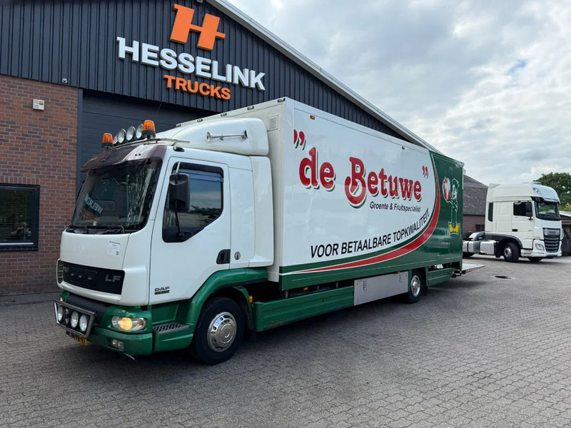 DAF LF 45.220 Laadklep/LBW Zijdeur Airco Slaapcabine AHK - Box truck: picture 1 DAF LF 45.220 Laadklep/LBW Zijdeur Airco Slaapcabine AHK - Box truck: picture 1