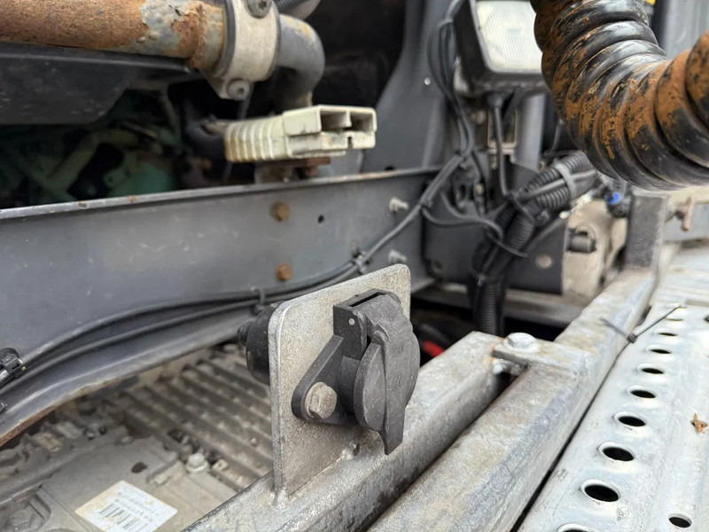 Tractor unit Volvo FH 460 6X2 Globetrotter PTO Hydraulic NL Truck 738.390KM: picture 10