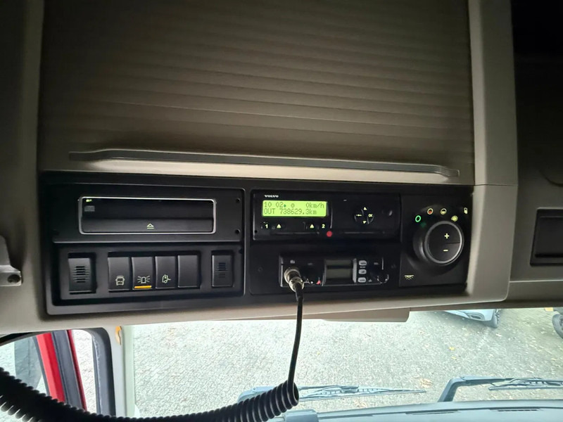 Tractor unit Volvo FH 460 6X2 Globetrotter PTO Hydraulic NL Truck 738.390KM: picture 13