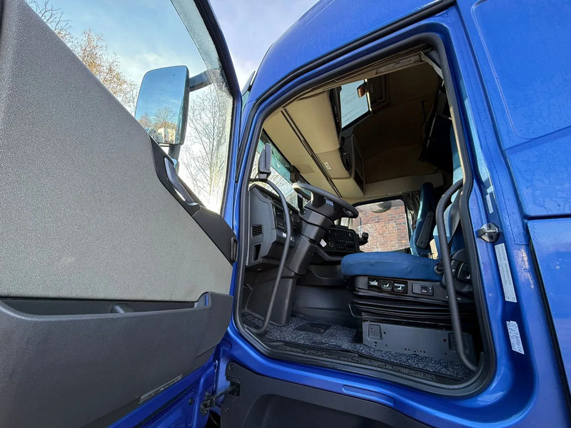 Tractor unit Volvo FH 460 Globetrotter XL 2x tank Standairco 405.369KM! NL Truck - APK 09-2026: picture 6 Tractor unit Volvo FH 460 Globetrotter XL 2x tank Standairco 405.369KM! NL Truck - APK 09-2026: picture 6