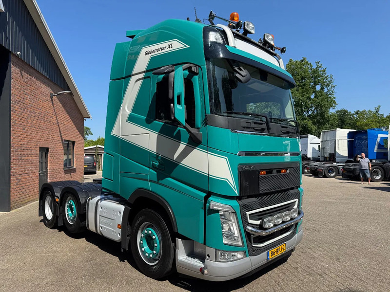 Volvo FH 500 Globetrotter XL ADR! 305.330KM! Gestuurde Voorloopas 2x tank APK 03/2026 - Tractor unit: picture 2 Volvo FH 500 Globetrotter XL ADR! 305.330KM! Gestuurde Voorloopas 2x tank APK 03/2026 - Tractor unit: picture 2