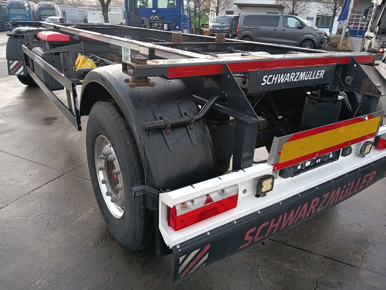 Schwarzmüller 2-A BDF 1,22/1,32 ALCOA Alufelgen ADR 120tkm TÜV Schwarzmüller 2-A BDF 1,22/1,32 ALCOA Alufelgen ADR 120tkm TÜV - Container transporter/ Swap body trailer: picture 1 Schwarzmüller 2-A BDF 1,22/1,32 ALCOA Alufelgen ADR 120tkm TÜV Schwarzmüller 2-A BDF 1,22/1,32 ALCOA Alufelgen ADR 120tkm TÜV - Container transporter/ Swap body trailer: picture 1
