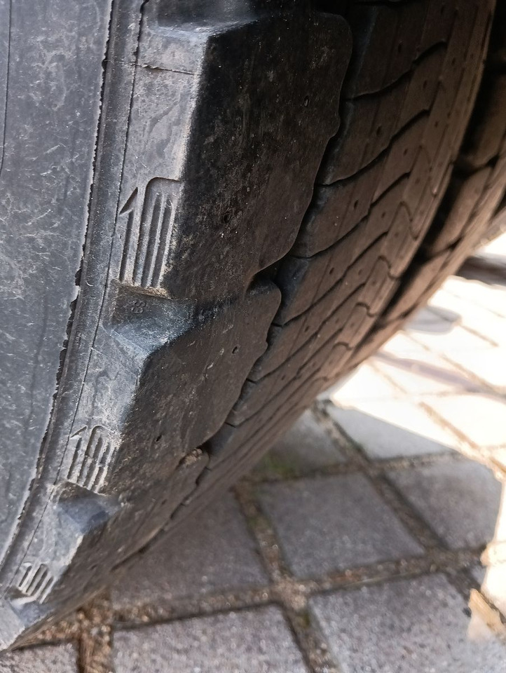 Tractor unit MAN TGX 18:440 BLS INTARDER Vollspoiler Reifen70-90% MAN TGX 18:440 BLS INTARDER Vollspoiler Reifen70-90%: picture 27 Tractor unit MAN TGX 18:440 BLS INTARDER Vollspoiler Reifen70-90% MAN TGX 18:440 BLS INTARDER Vollspoiler Reifen70-90%: picture 27