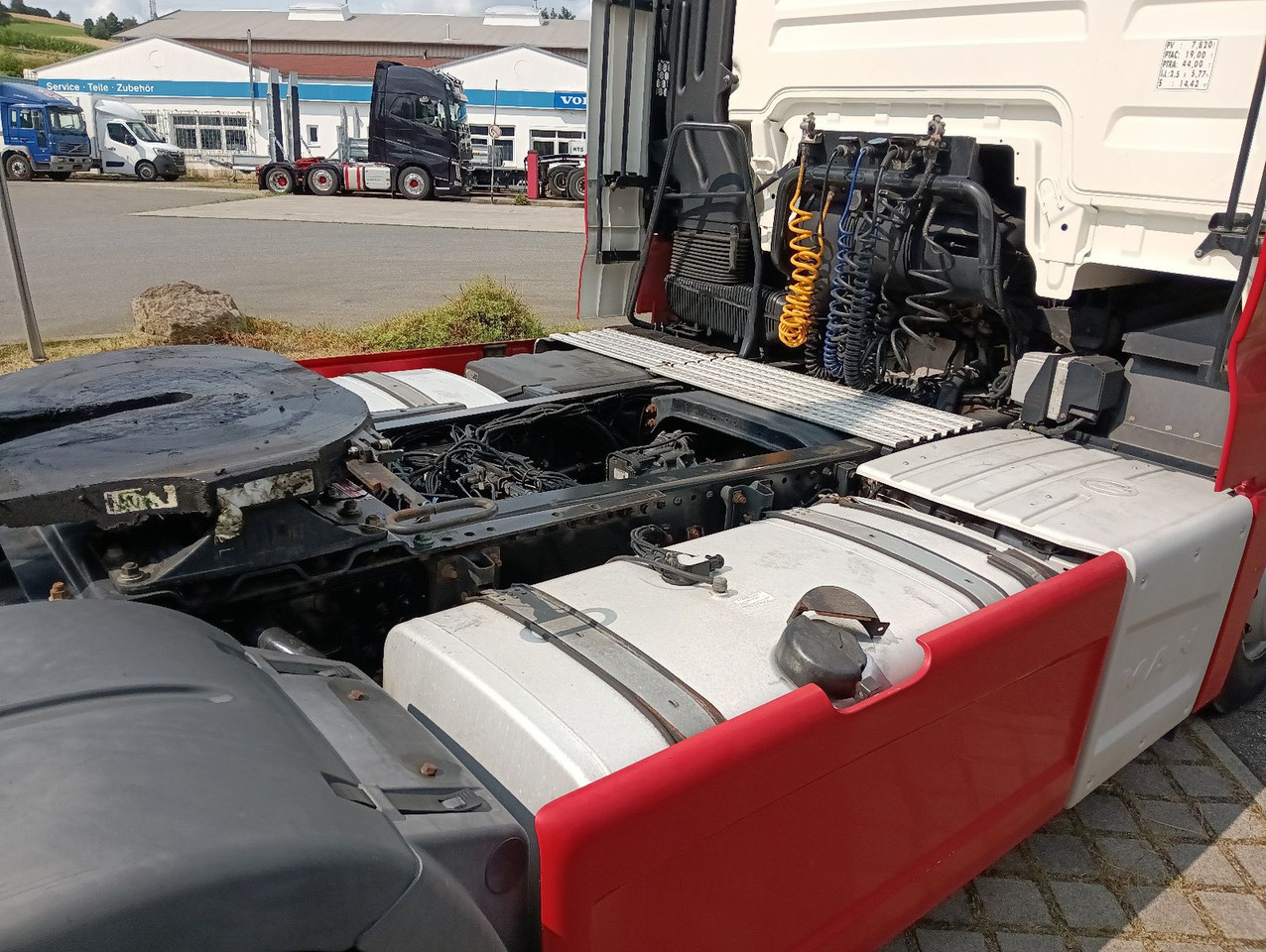 Tractor unit MAN TGX 18:440 BLS INTARDER Vollspoiler Reifen70-90% MAN TGX 18:440 BLS INTARDER Vollspoiler Reifen70-90%: picture 20 Tractor unit MAN TGX 18:440 BLS INTARDER Vollspoiler Reifen70-90% MAN TGX 18:440 BLS INTARDER Vollspoiler Reifen70-90%: picture 20