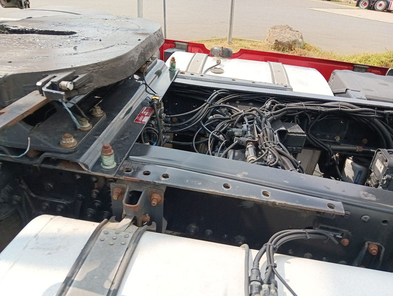 Tractor unit MAN TGX 18:440 BLS INTARDER Vollspoiler Reifen70-90% MAN TGX 18:440 BLS INTARDER Vollspoiler Reifen70-90%: picture 23 Tractor unit MAN TGX 18:440 BLS INTARDER Vollspoiler Reifen70-90% MAN TGX 18:440 BLS INTARDER Vollspoiler Reifen70-90%: picture 23