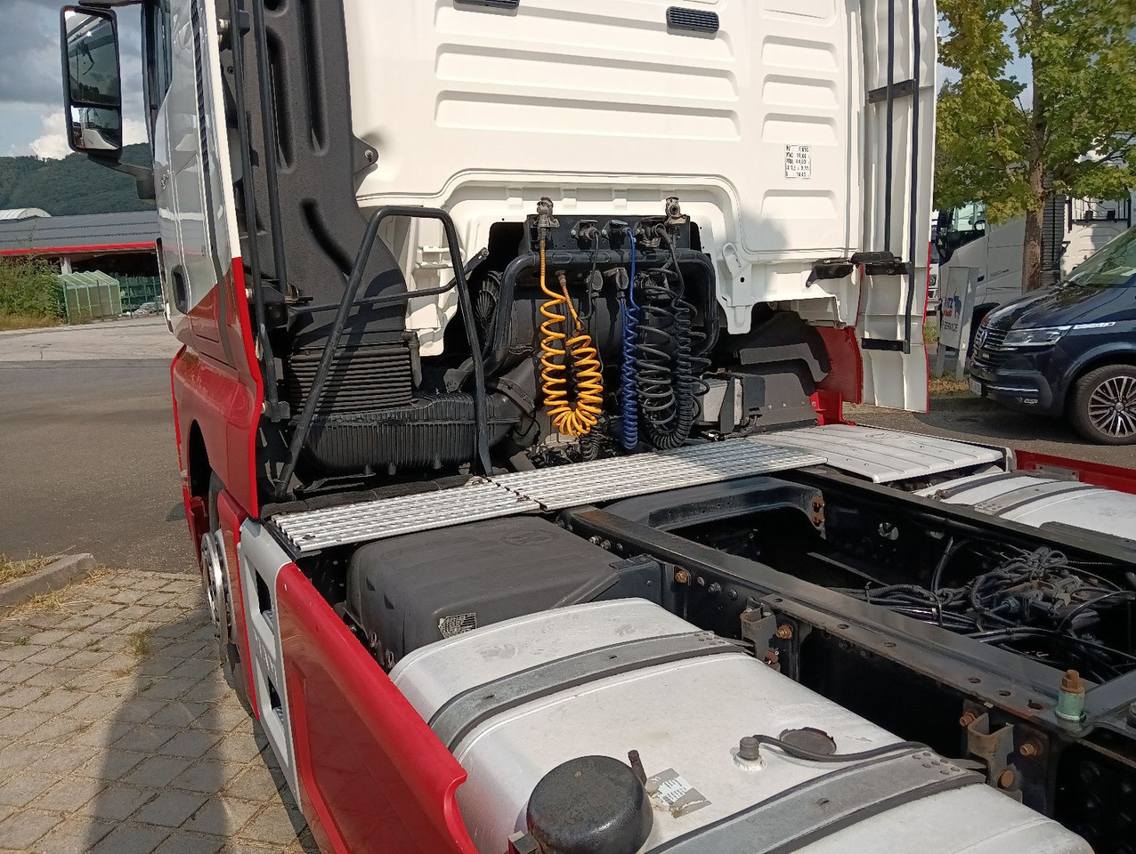 Tractor unit MAN TGX 18:440 BLS INTARDER Vollspoiler Reifen70-90% MAN TGX 18:440 BLS INTARDER Vollspoiler Reifen70-90%: picture 24 Tractor unit MAN TGX 18:440 BLS INTARDER Vollspoiler Reifen70-90% MAN TGX 18:440 BLS INTARDER Vollspoiler Reifen70-90%: picture 24