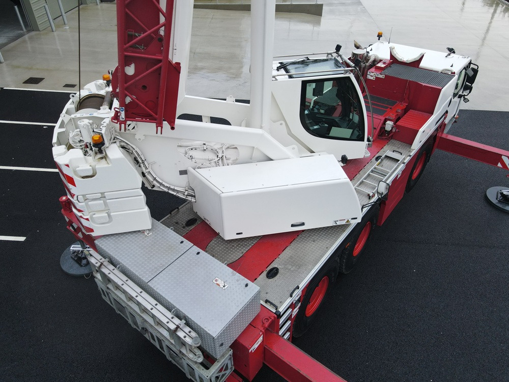 LIEBHERR LTM1060-3.1 - Excellent Condition and Full Remote - All terrain crane: picture 5 LIEBHERR LTM1060-3.1 - Excellent Condition and Full Remote - All terrain crane: picture 5