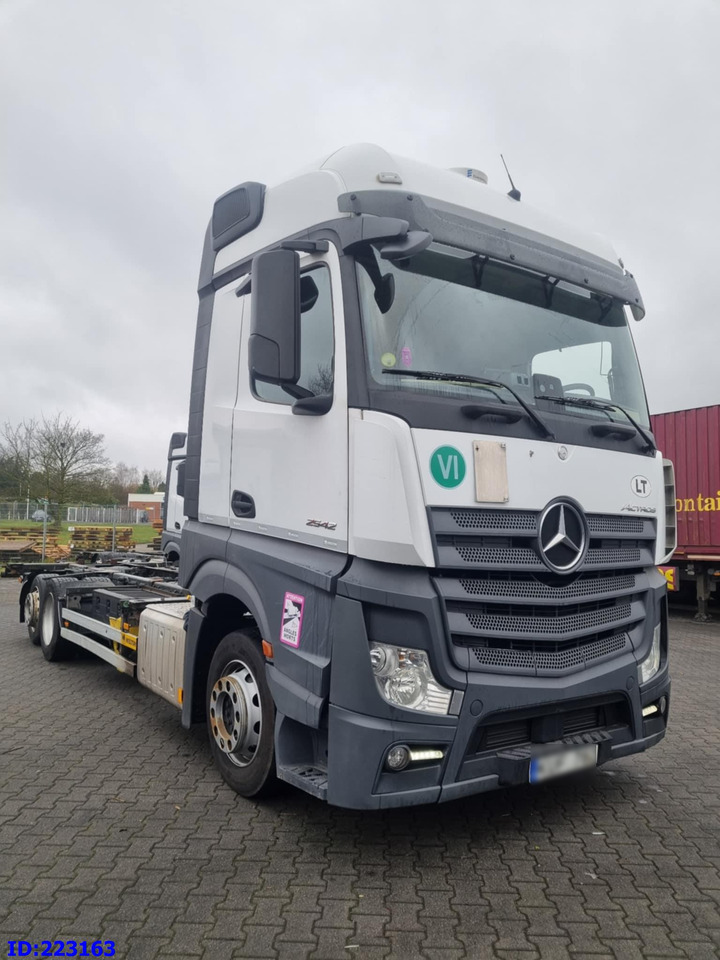 MERCEDES-BENZ Actros 2542 BDF 6x2 Euro6 - Cab chassis truck: picture 1 MERCEDES-BENZ Actros 2542 BDF 6x2 Euro6 - Cab chassis truck: picture 1