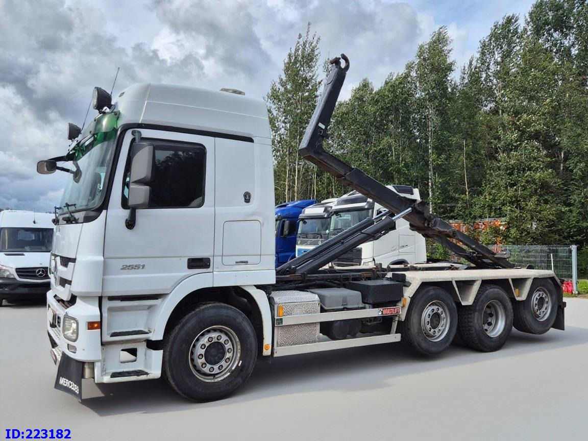 MERCEDES-BENZ Actros 2551 8x2 V8 Retarder - Hook lift truck: picture 4 MERCEDES-BENZ Actros 2551 8x2 V8 Retarder - Hook lift truck: picture 4