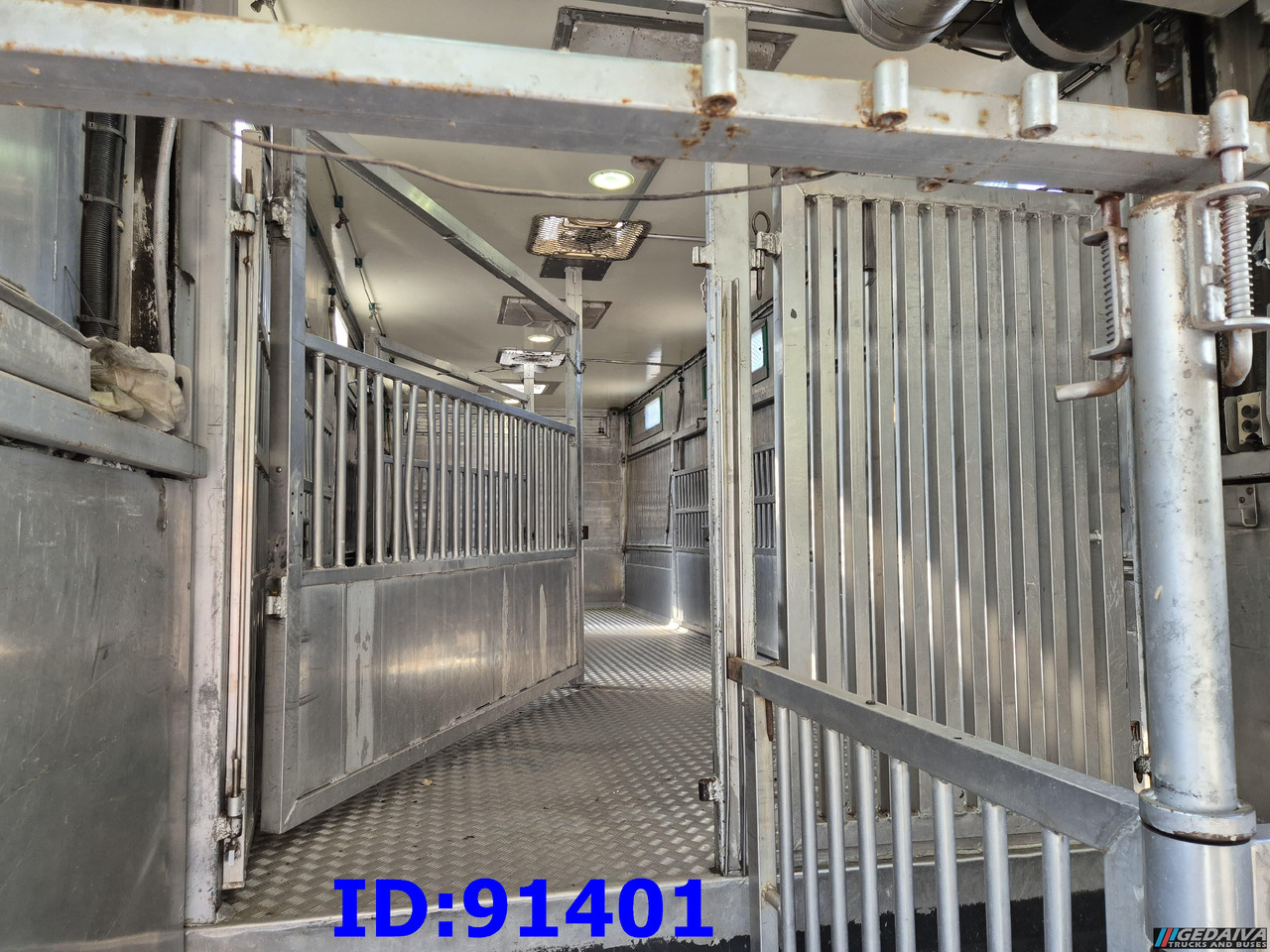 Livestock truck MERCEDES-BENZ Antos 2532 - 6x2 - Euro 6 - Animal transport: picture 9