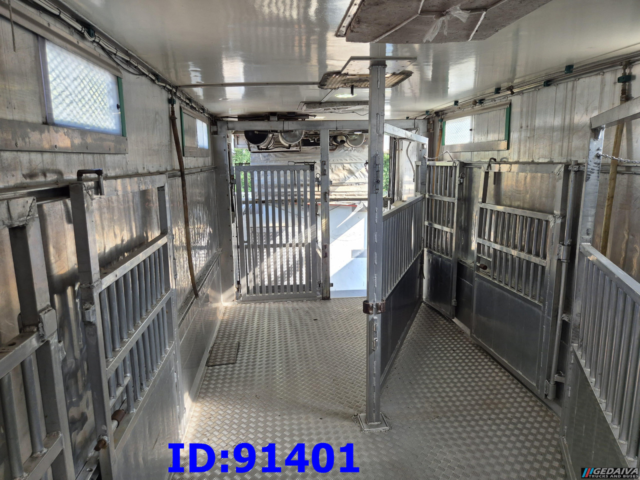 Livestock truck MERCEDES-BENZ Antos 2532 - 6x2 - Euro 6 - Animal transport: picture 11