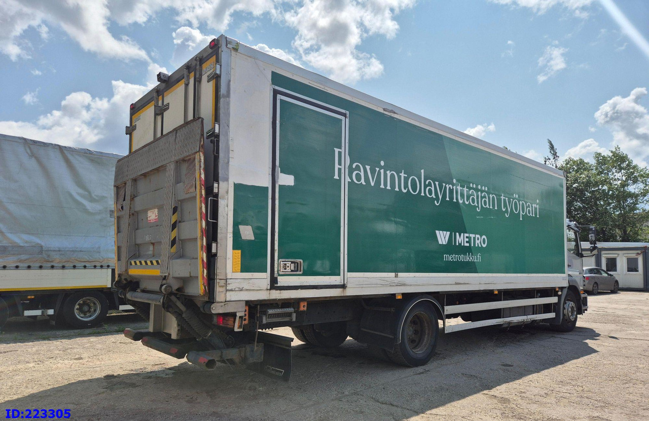 MERCEDES-BENZ Axor 1829 Euro5 Manual + Tail lift - Refrigerator truck: picture 5 MERCEDES-BENZ Axor 1829 Euro5 Manual + Tail lift - Refrigerator truck: picture 5