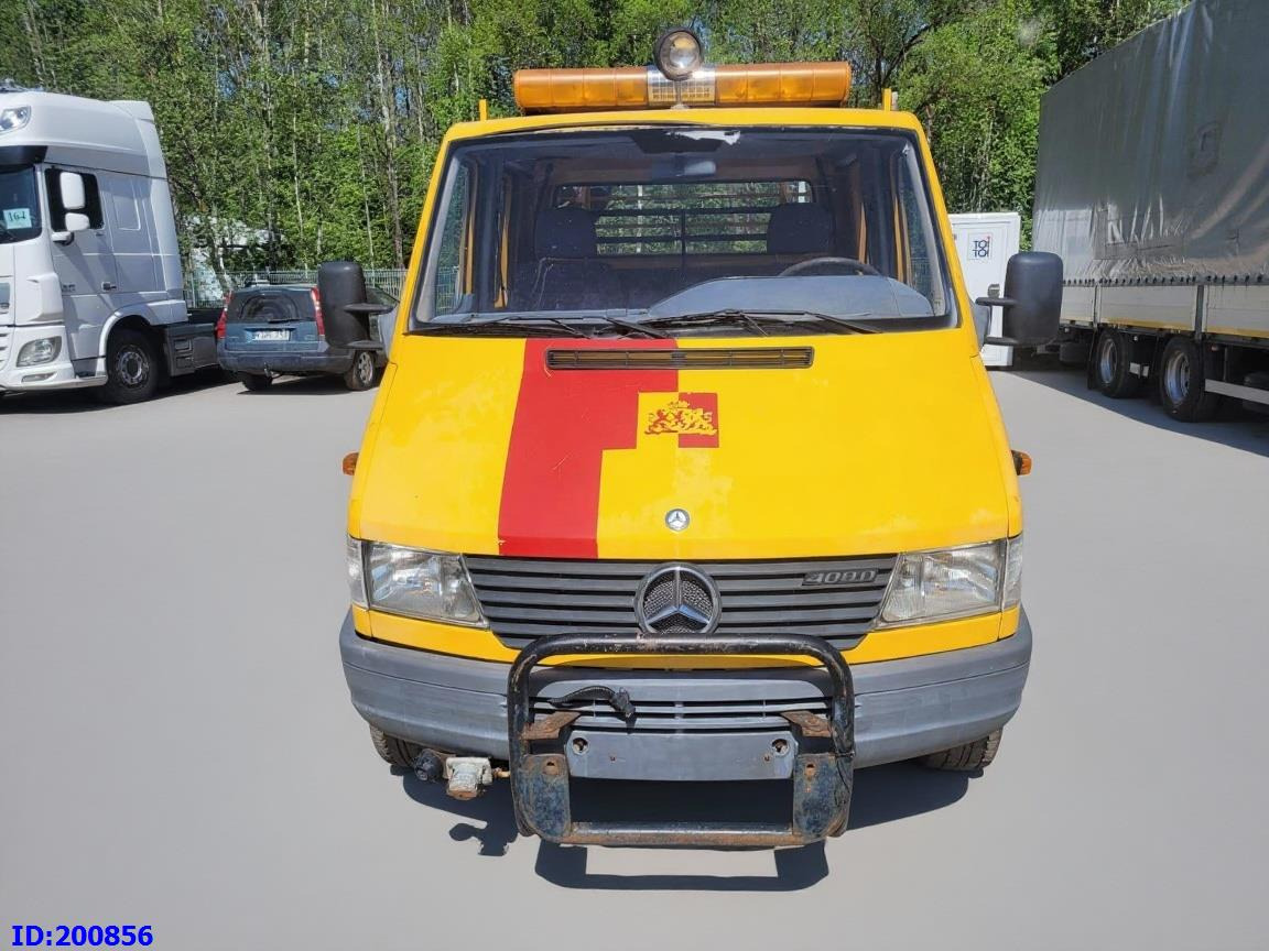 MERCEDES-BENZ Sprinter 408D - 5 Seater - Dropside/ Flatbed truck: picture 2 MERCEDES-BENZ Sprinter 408D - 5 Seater - Dropside/ Flatbed truck: picture 2