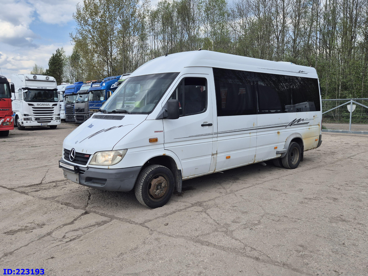 MERCEDES-BENZ Sprinter 416 VIP AC 17-seater - Coach: picture 1 MERCEDES-BENZ Sprinter 416 VIP AC 17-seater - Coach: picture 1