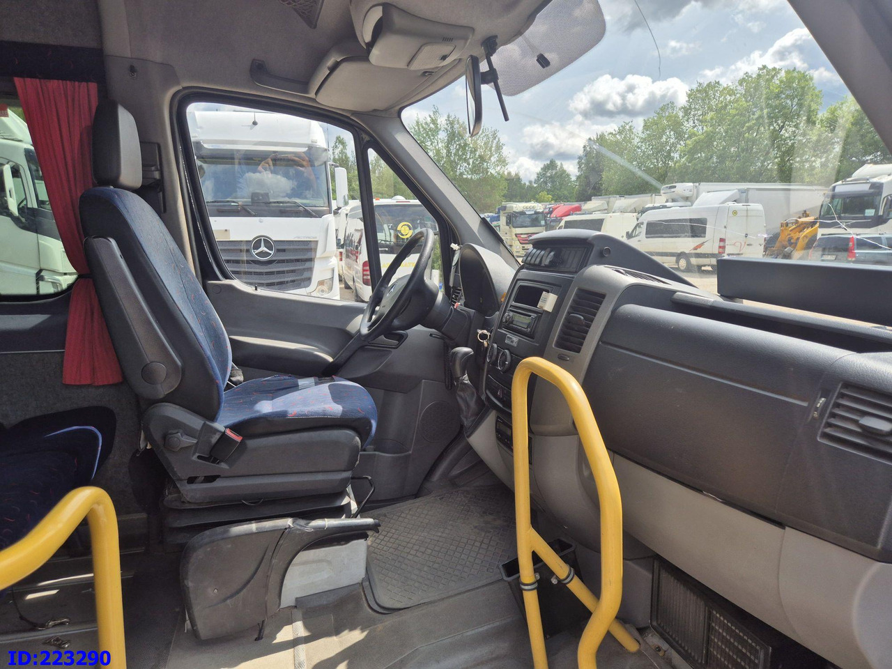 Coach MERCEDES-BENZ Sprinter 515 - 23 places: picture 15