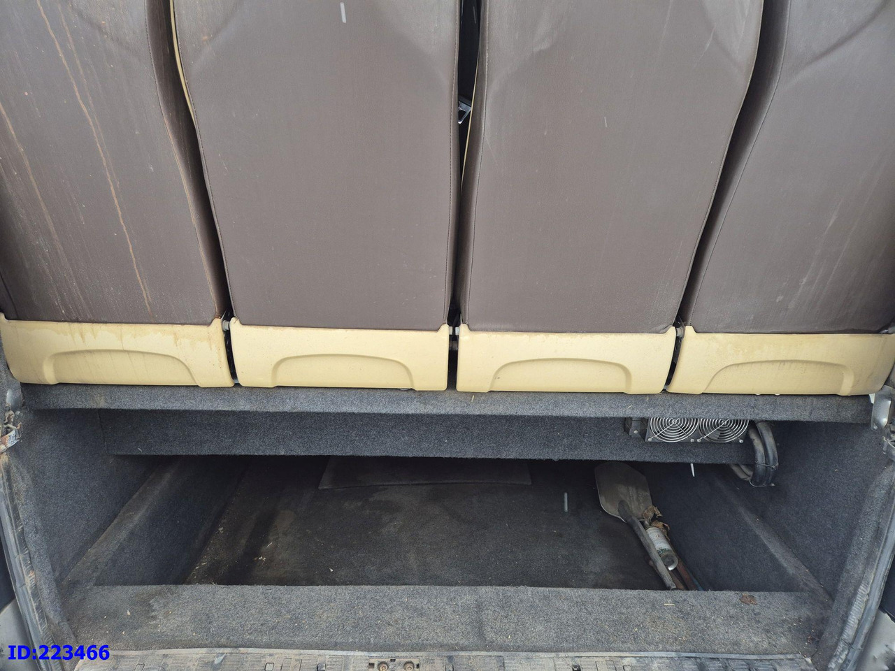 Coach MERCEDES-BENZ Sprinter 515 VIP 24 places XXL: picture 7