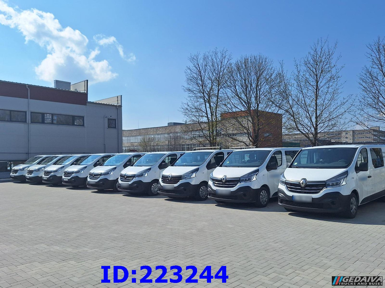 RENAULT Trafic (6pcs. available) - Combi van: picture 4 RENAULT Trafic (6pcs. available) - Combi van: picture 4