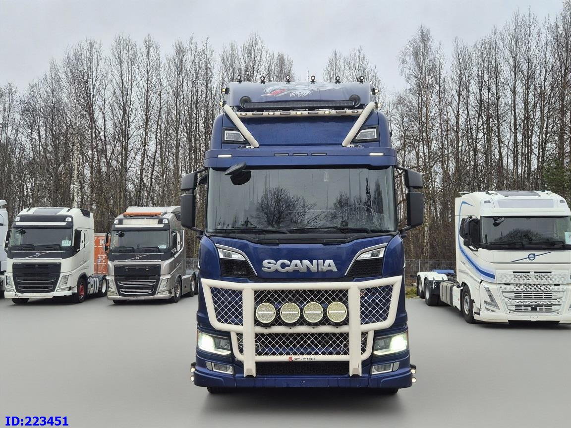 SCANIA R650 Full air 8x4 Steering axle (3 pedal) - Cab chassis truck: picture 2 SCANIA R650 Full air 8x4 Steering axle (3 pedal) - Cab chassis truck: picture 2