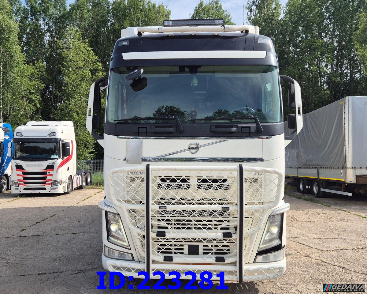 VOLVO FH13 540HP 6x2 (10 tyre) Euro6 - Isothermal truck: picture 2 VOLVO FH13 540HP 6x2 (10 tyre) Euro6 - Isothermal truck: picture 2