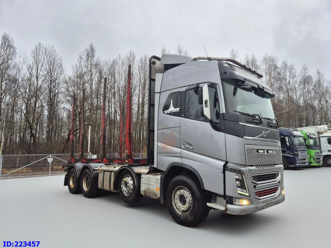 VOLVO FH16 750HP 8x4 Big axles - Timber truck: picture 4 VOLVO FH16 750HP 8x4 Big axles - Timber truck: picture 4