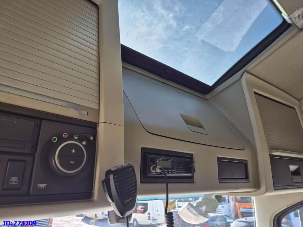 Cab chassis truck VOLVO FH16 750HP 8x4 Steering axle: picture 20