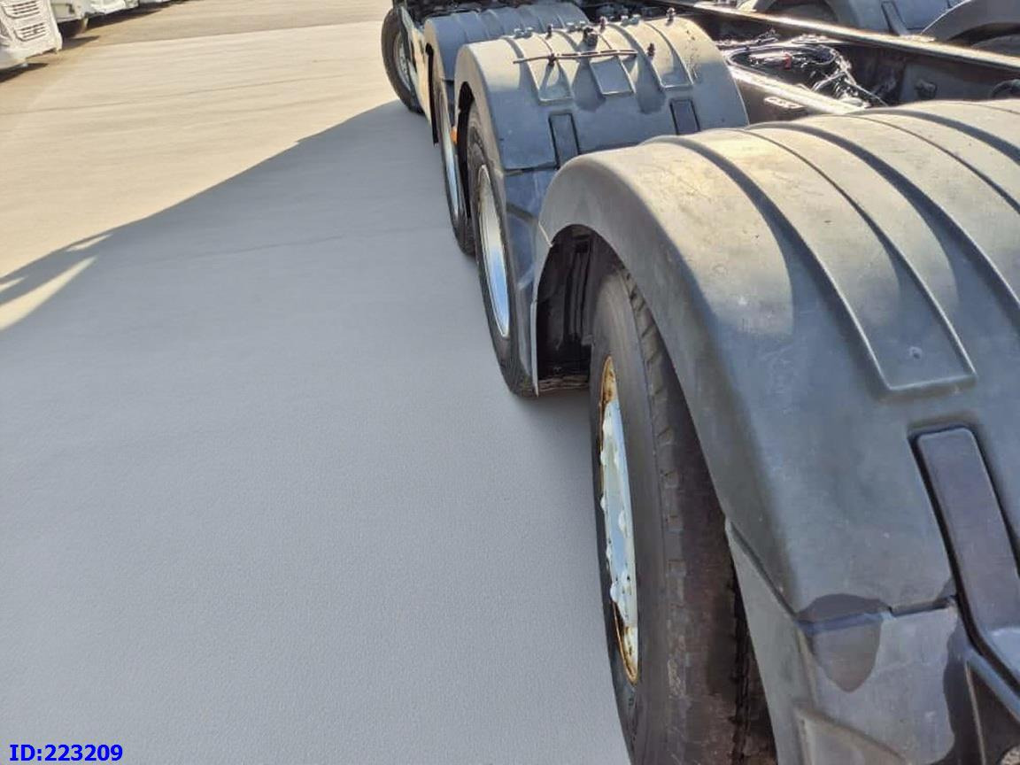 Cab chassis truck VOLVO FH16 750HP 8x4 Steering axle: picture 8