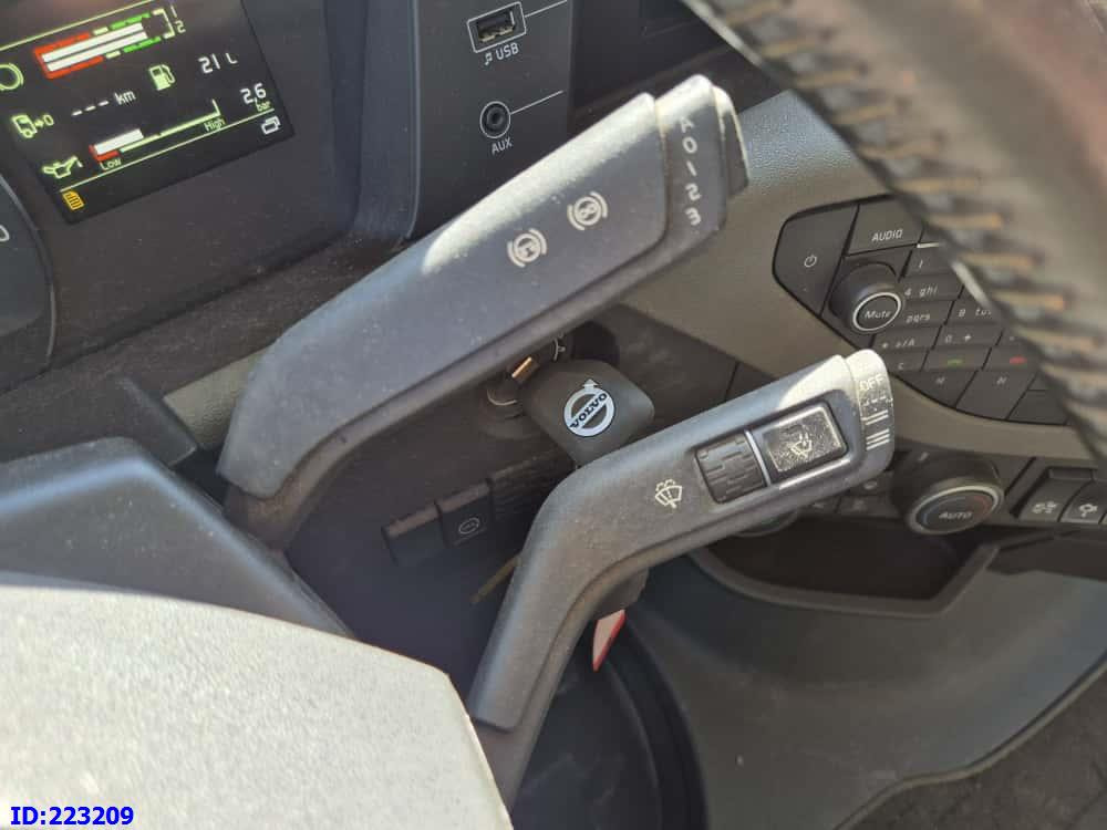 Cab chassis truck VOLVO FH16 750HP 8x4 Steering axle: picture 15