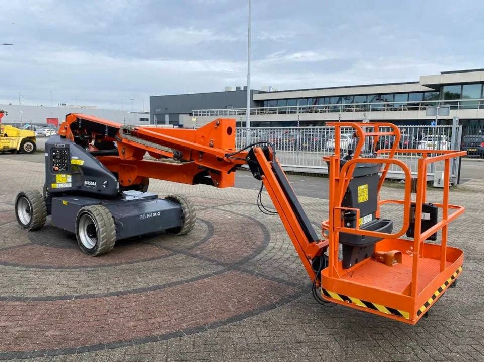JLG M 450 AJ - Articulated boom: picture 1 JLG M 450 AJ - Articulated boom: picture 1