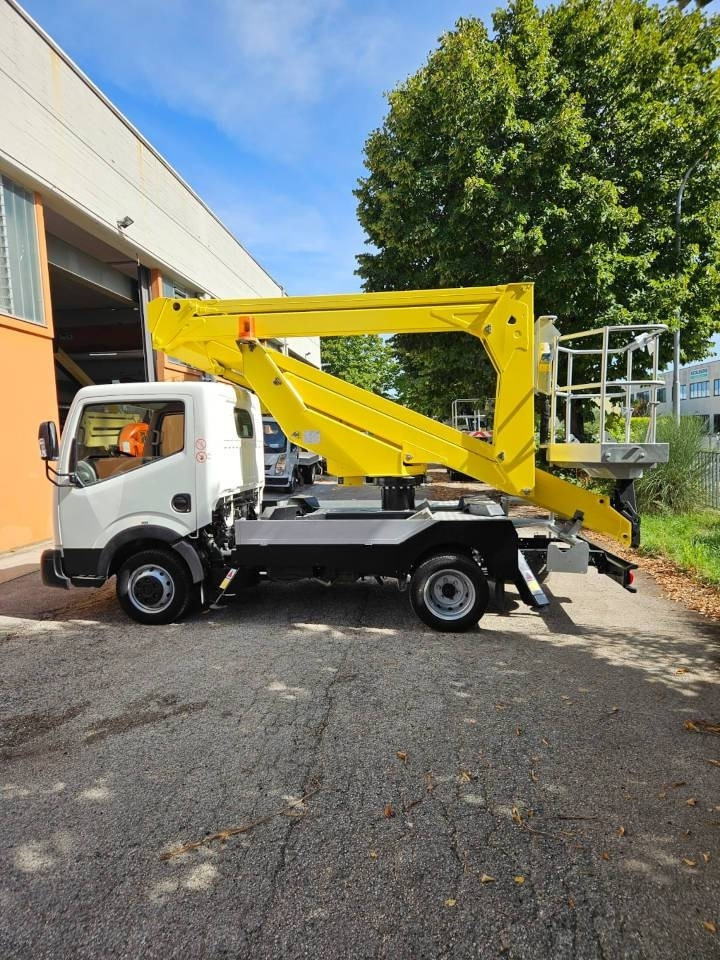 Palfinger P 200 A - Truck mounted aerial platform: picture 4 Palfinger P 200 A - Truck mounted aerial platform: picture 4
