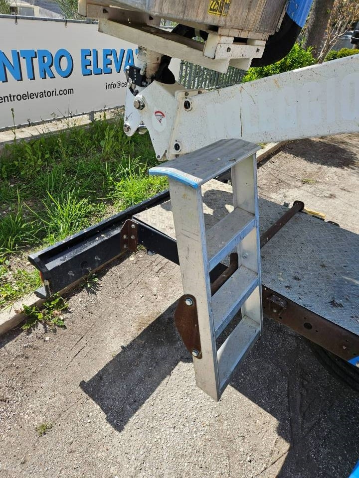 Truck mounted aerial platform Socage DA 320: picture 6